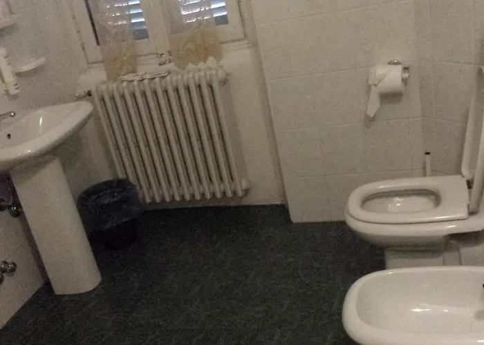 Отель Nouveau Mirabeau 2*